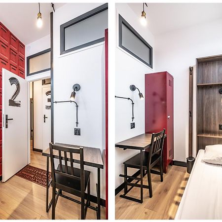Vola Hostel ワルシャワ エクステリア 写真