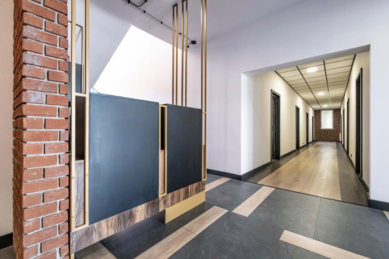 Vola Hostel ワルシャワ エクステリア 写真