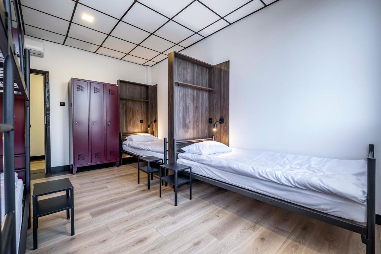 Vola Hostel ワルシャワ エクステリア 写真
