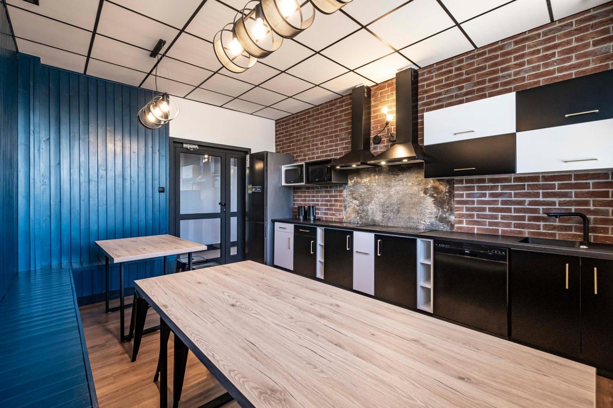 Vola Hostel ワルシャワ エクステリア 写真