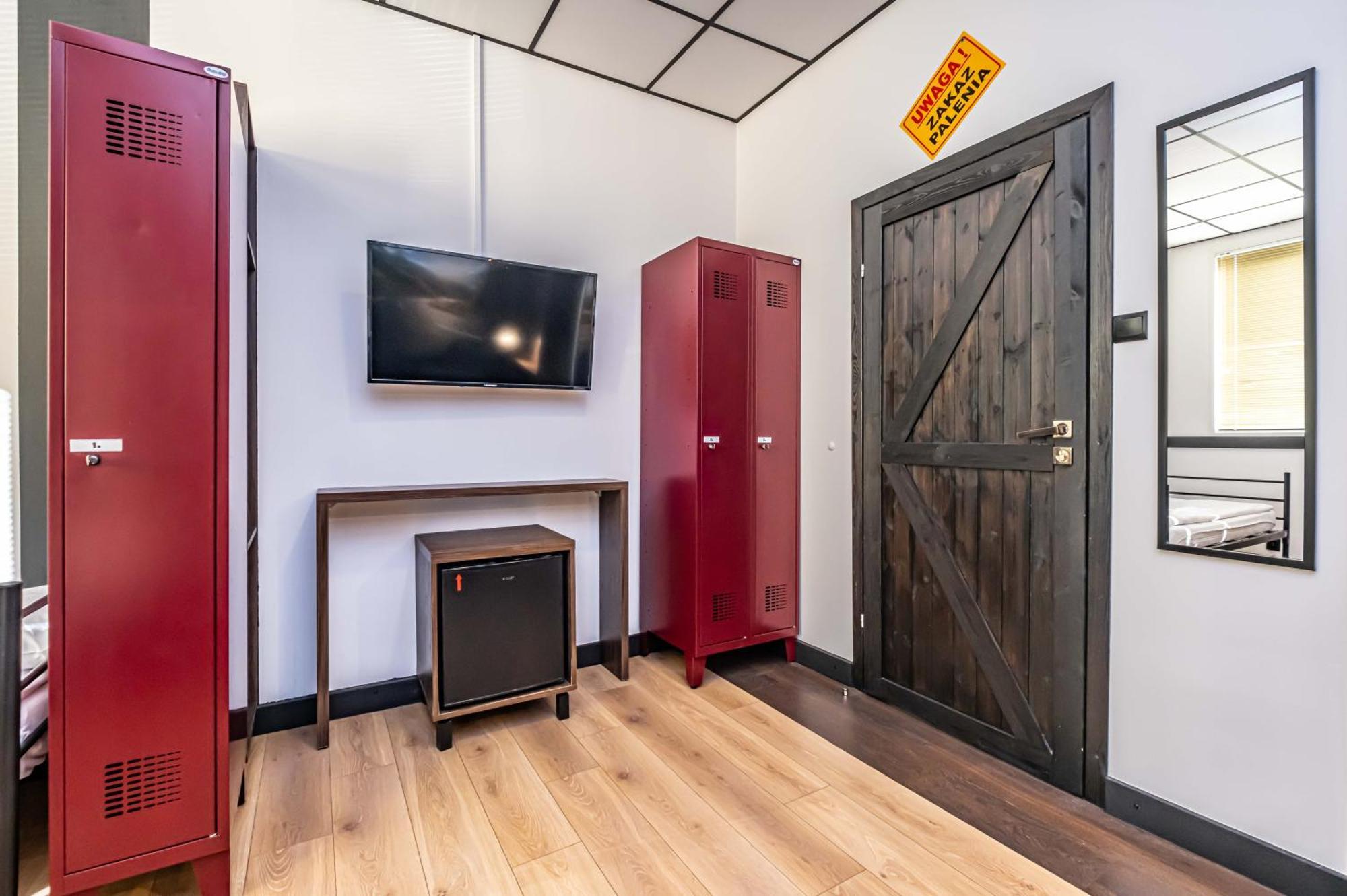 Vola Hostel ワルシャワ エクステリア 写真
