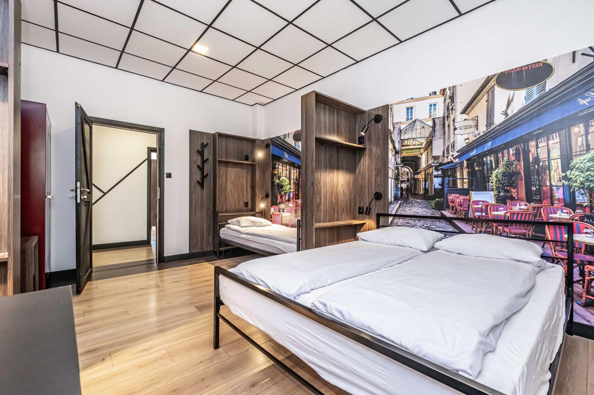 Vola Hostel ワルシャワ エクステリア 写真